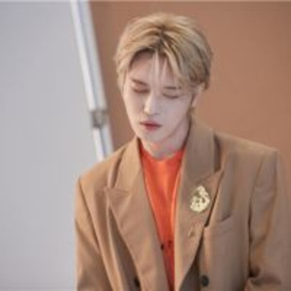 金在中「愛謠」幕後花絮照公開 通過「金在中秀」與粉絲們互動