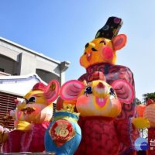 巨型皮皮獅、千顆創意彩繪燈籠　新埔迎天穿千人花燈慶元宵