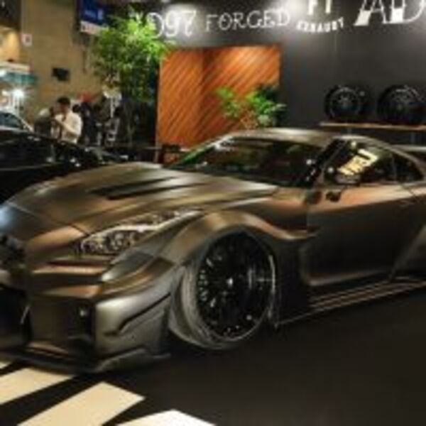 超過700萬日幣的外觀Carbon Nissan R35 GT-R !!