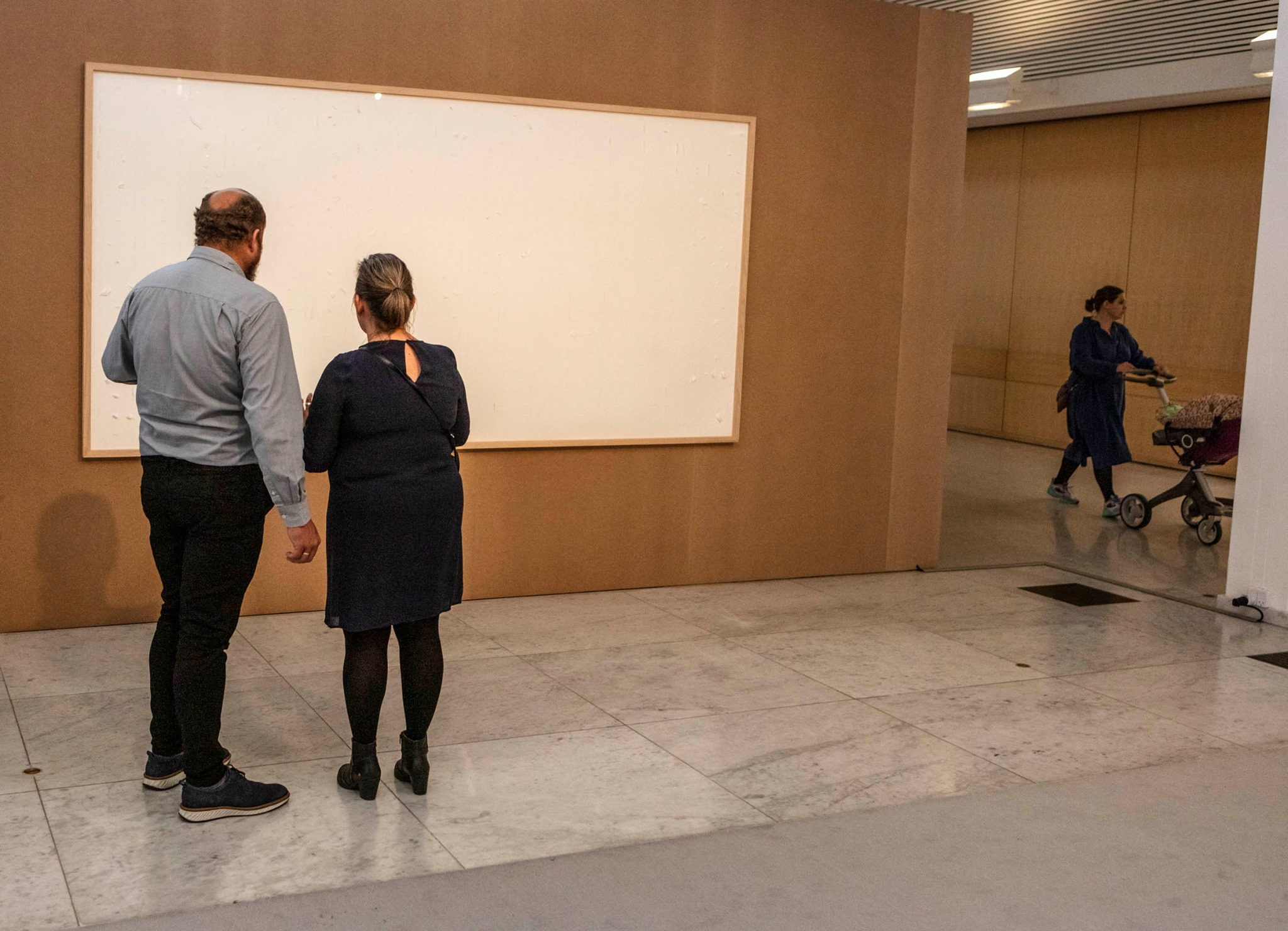 丹麥藝術家哈寧收博物館244萬薪酬卻交出2張空白畫布