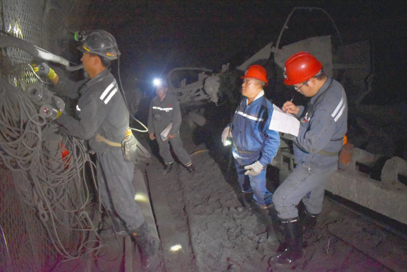 屢罰不怕？中國煤炭上市公司「膠帶著火」　16名礦工受困全數喪命