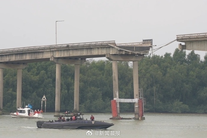廣州大橋遭撞斷橋面消失5車高處慘墜釀5死3傷