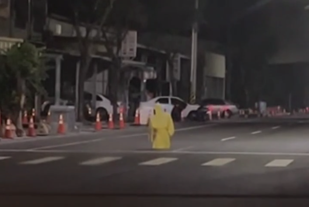 終於破案！雨衣阿飄「頭身分離」詭異卡電線　彰化男被抓認：單純好玩