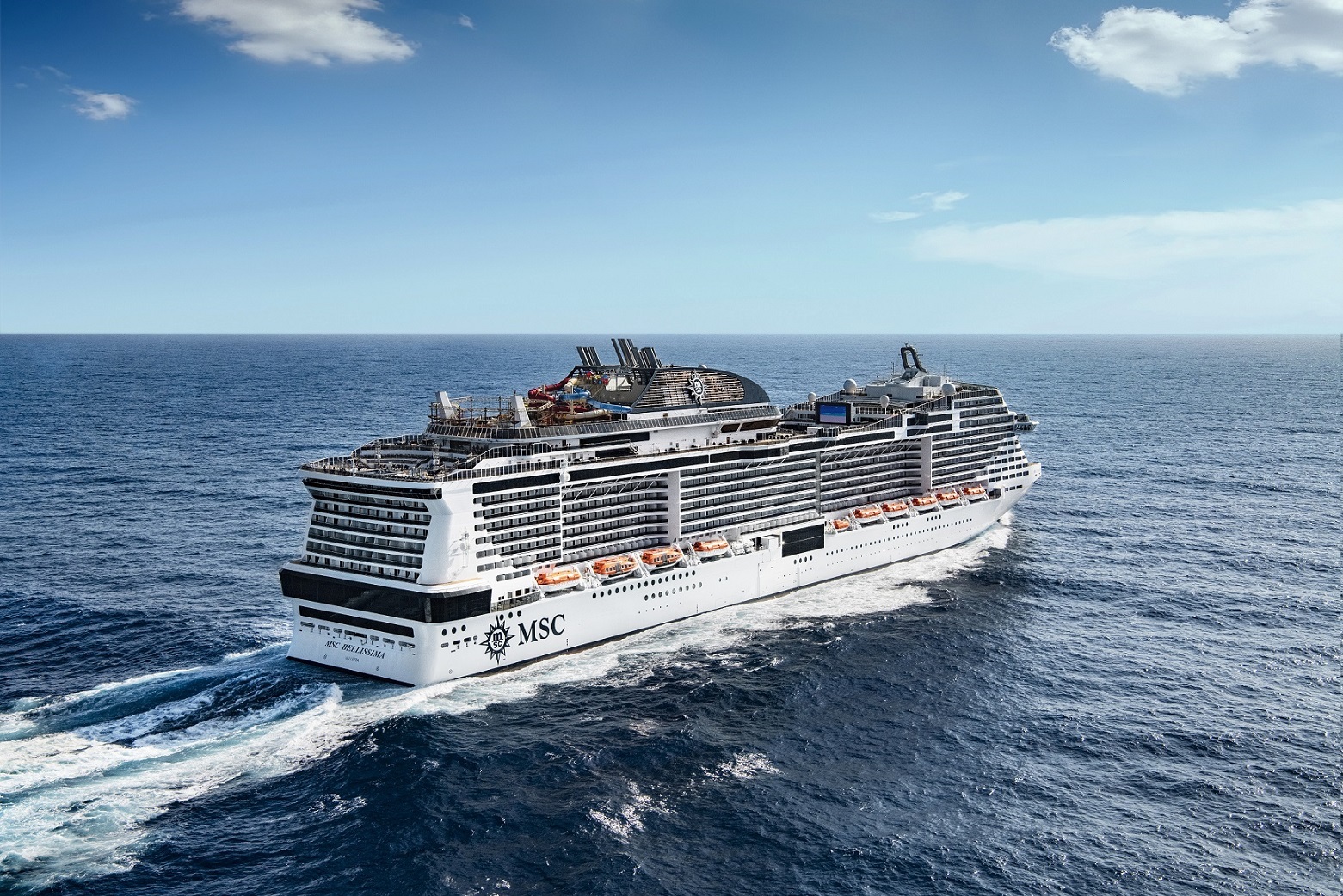 無限榮耀登陸！亞洲最壯觀、超巨型郵輪首度抵達台灣　創基隆港歷史最大噸位紀錄