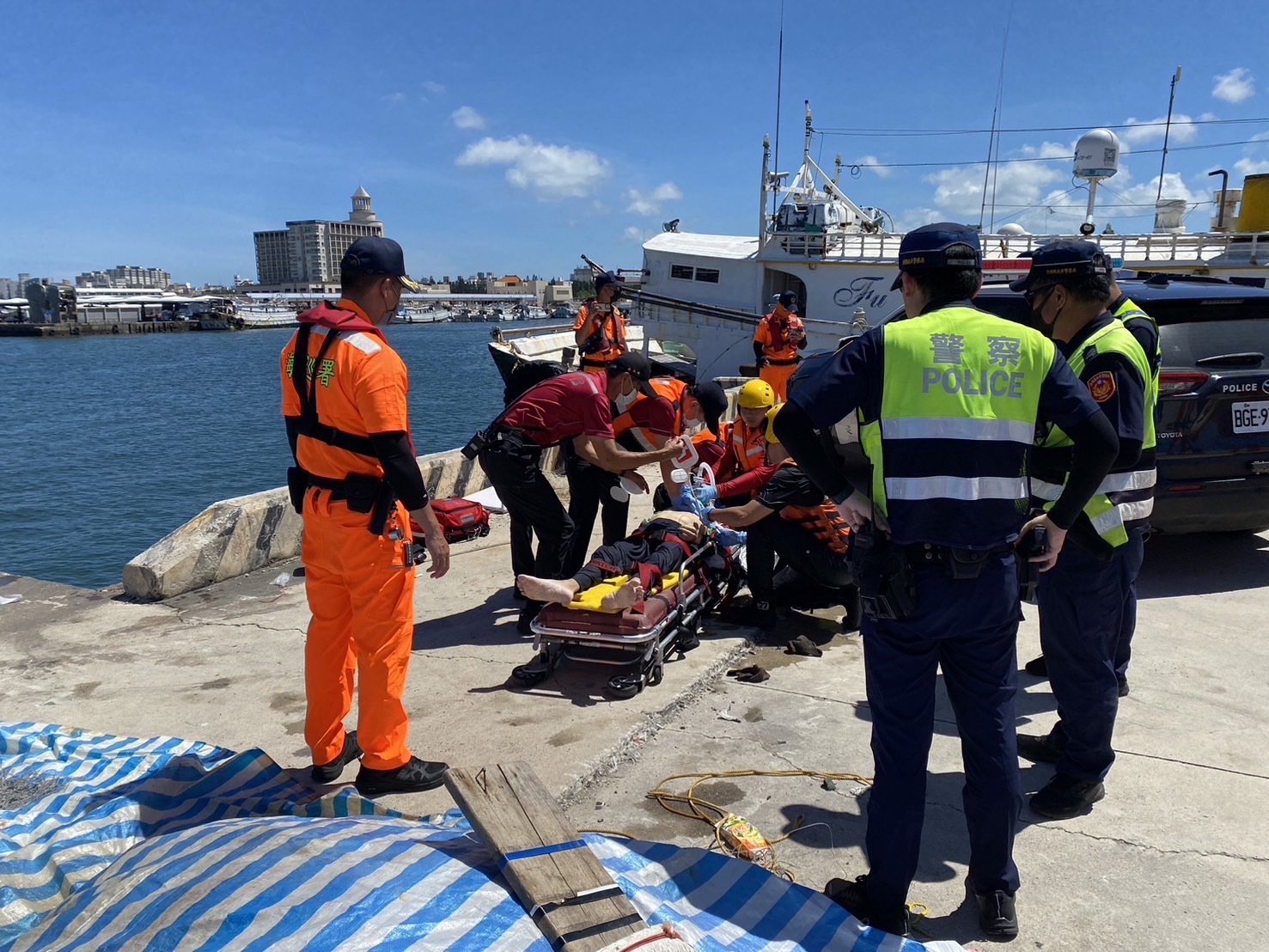 澎湖第三漁港溺水！50多歲男「OHCA狀態」夾在2漁船間　送醫搶救