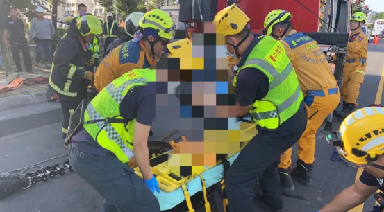台中下水道爆重大工安事故！2工人「摔下立坑」重傷　1人送醫不治