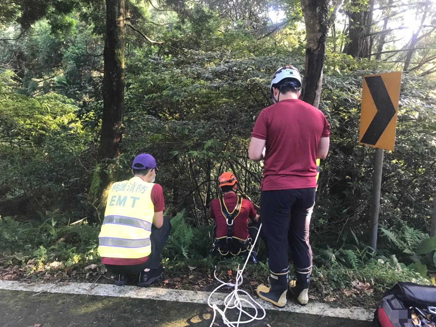 桃園東眼山意外！父子爭吵墜200米溪谷　老父身亡、兒遭依殺人罪送辦