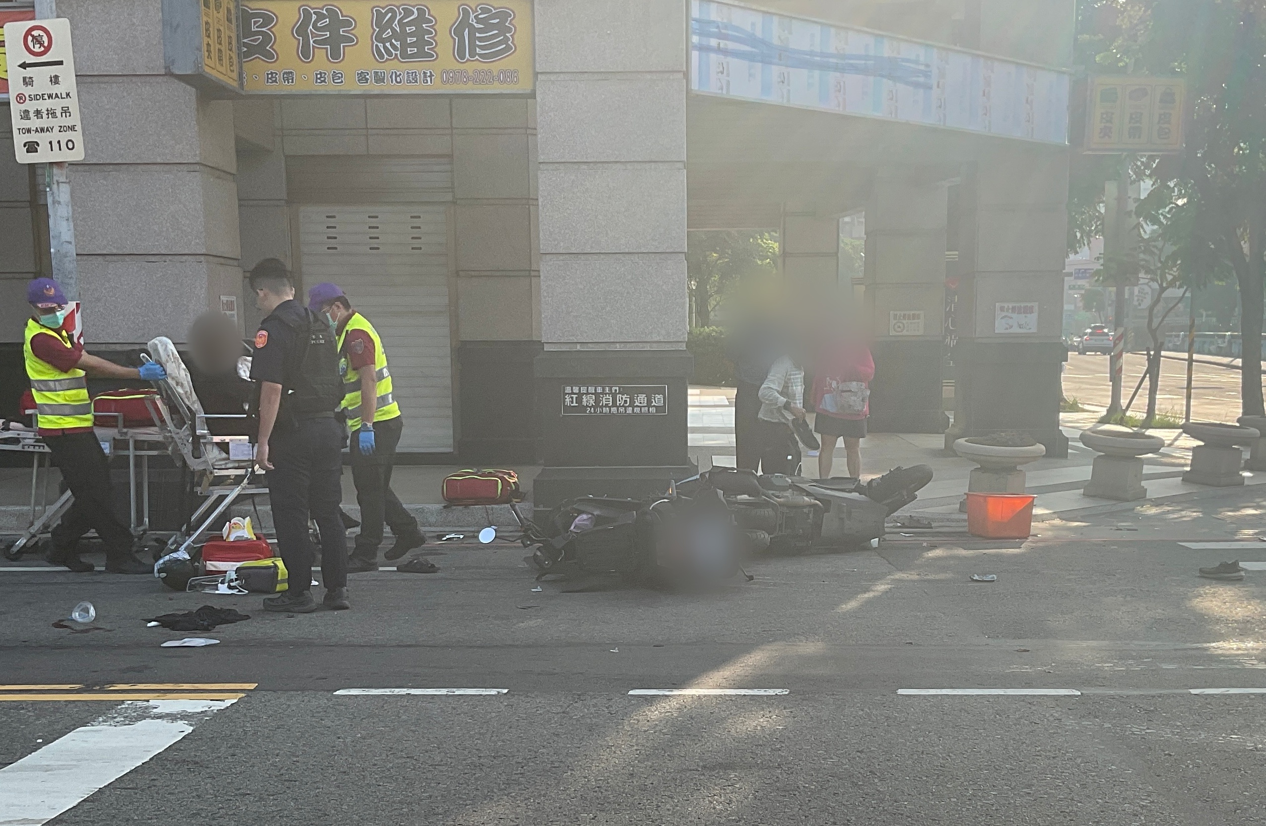 桃園8旬翁無照上路！左轉慘遭撞飛　送醫搶救仍宣告不治