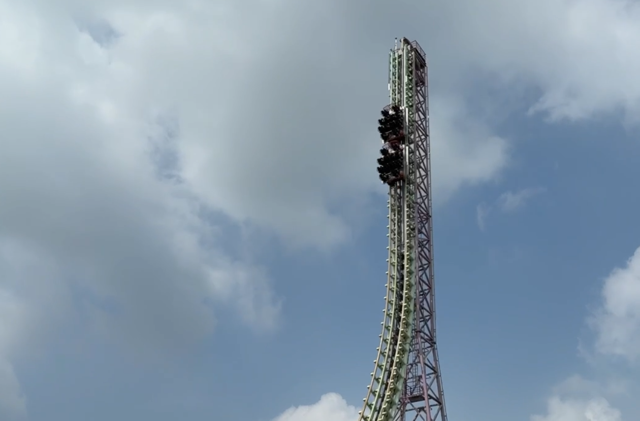 高雄義大出包！俯衝突卡住「15遊客困高空」　園方解釋原因了