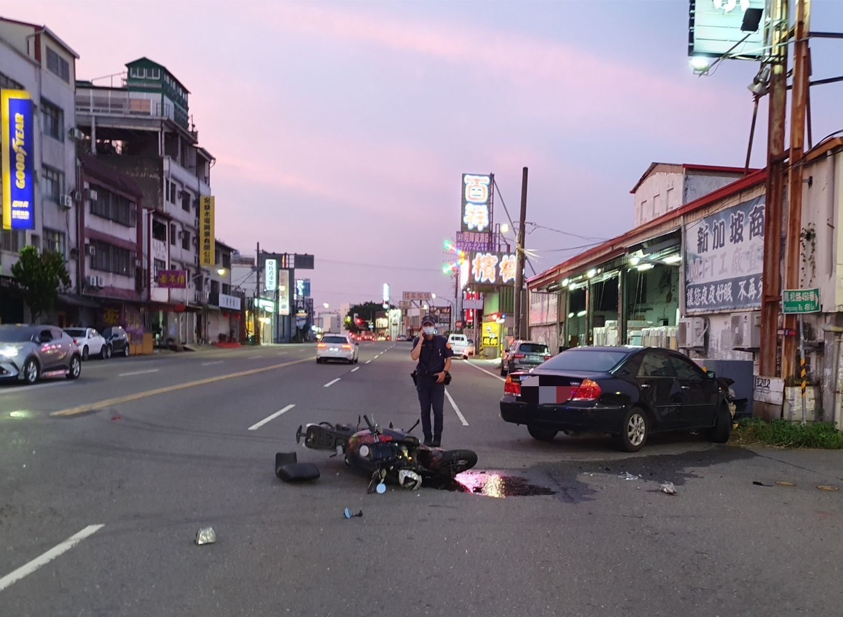 高雄死亡車禍！重機遭碰撞「騎士送醫不治」　家屬淚：剛意識還清醒…