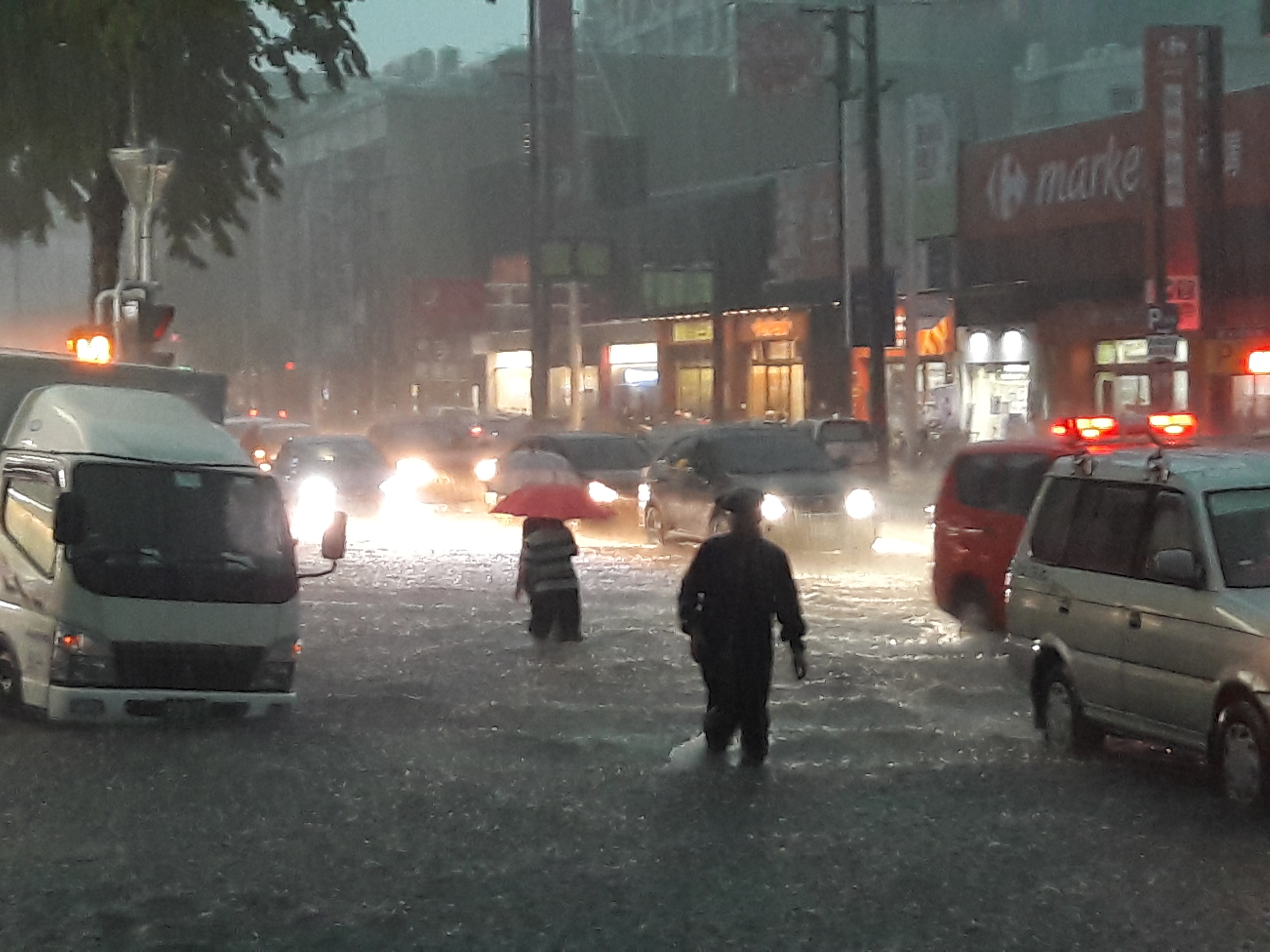 4縣市雨襲注意！蘇拉逼近「屏東炸雷雨、強風」　最新颱風路徑曝