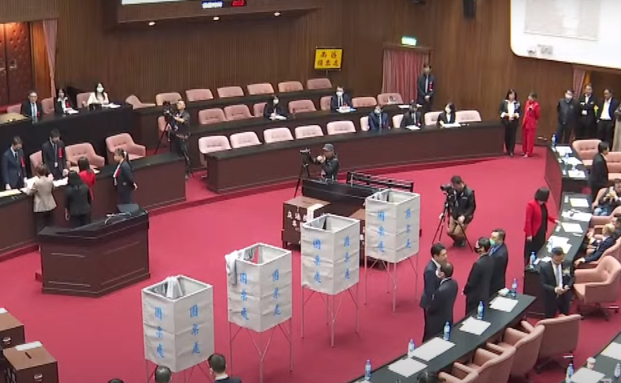 快訊／跑票？誤蓋？立法院長投票「黃珊珊只拿7票」！民眾黨大出包