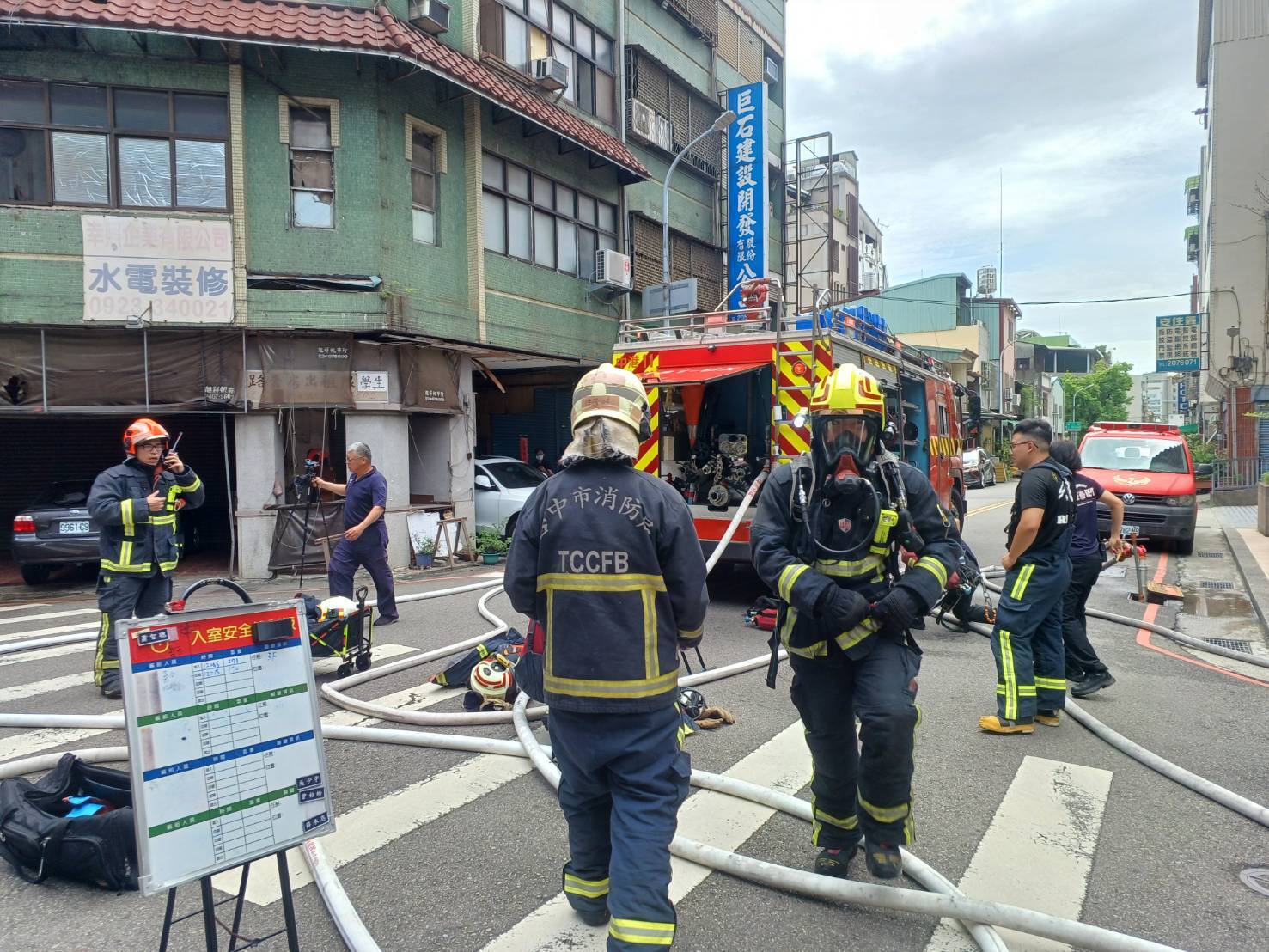  台中出租套房驚傳火警！1男從3樓跳下逃生　目前仍在醫院搶救中