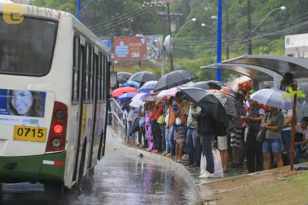 快訊／5縣市小心大雨狂炸！對流旺盛恐伴強風　台南、高雄需注意雷擊