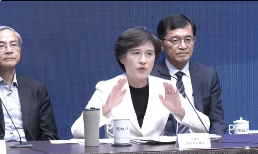 台美關稅談判：鄭麗君力爭降稅與取消疊加計算，政院承諾透明溝通