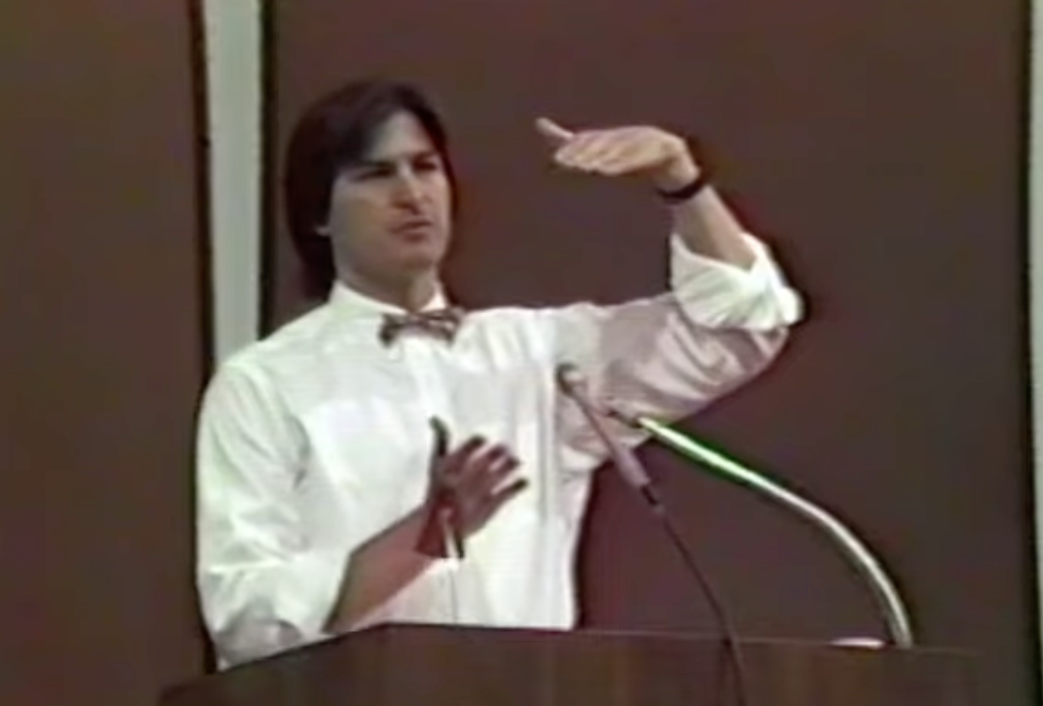 28歲賈伯斯「1983年演講」全片曝光！　預言電腦未來40年：生成式AI出現