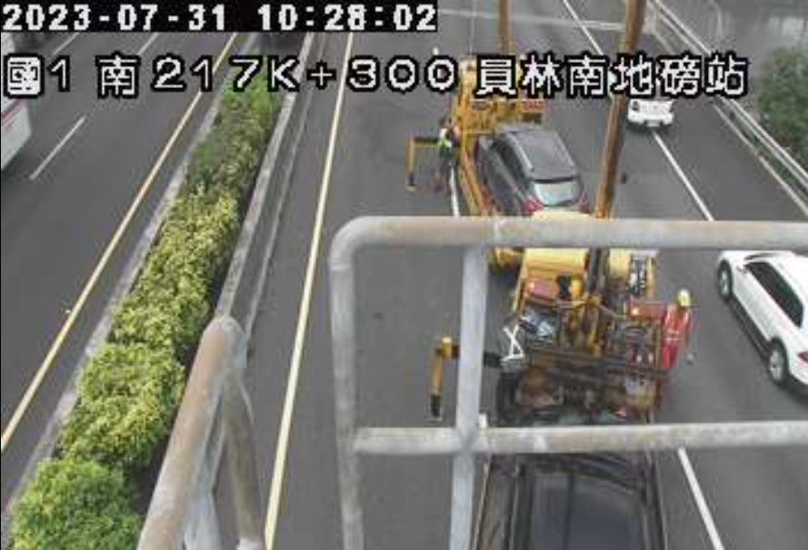 員林南地磅站路段注意！國1南下「8車連環撞」釀1傷 車流回堵6km 蕃新聞 9831