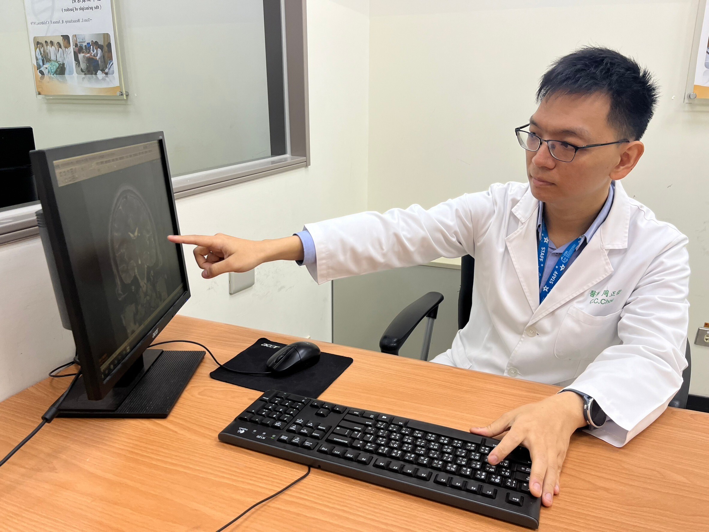 國中生上課就軟腳!醫揭「1關鍵字」觸發症狀 早期發現病因不是裝病