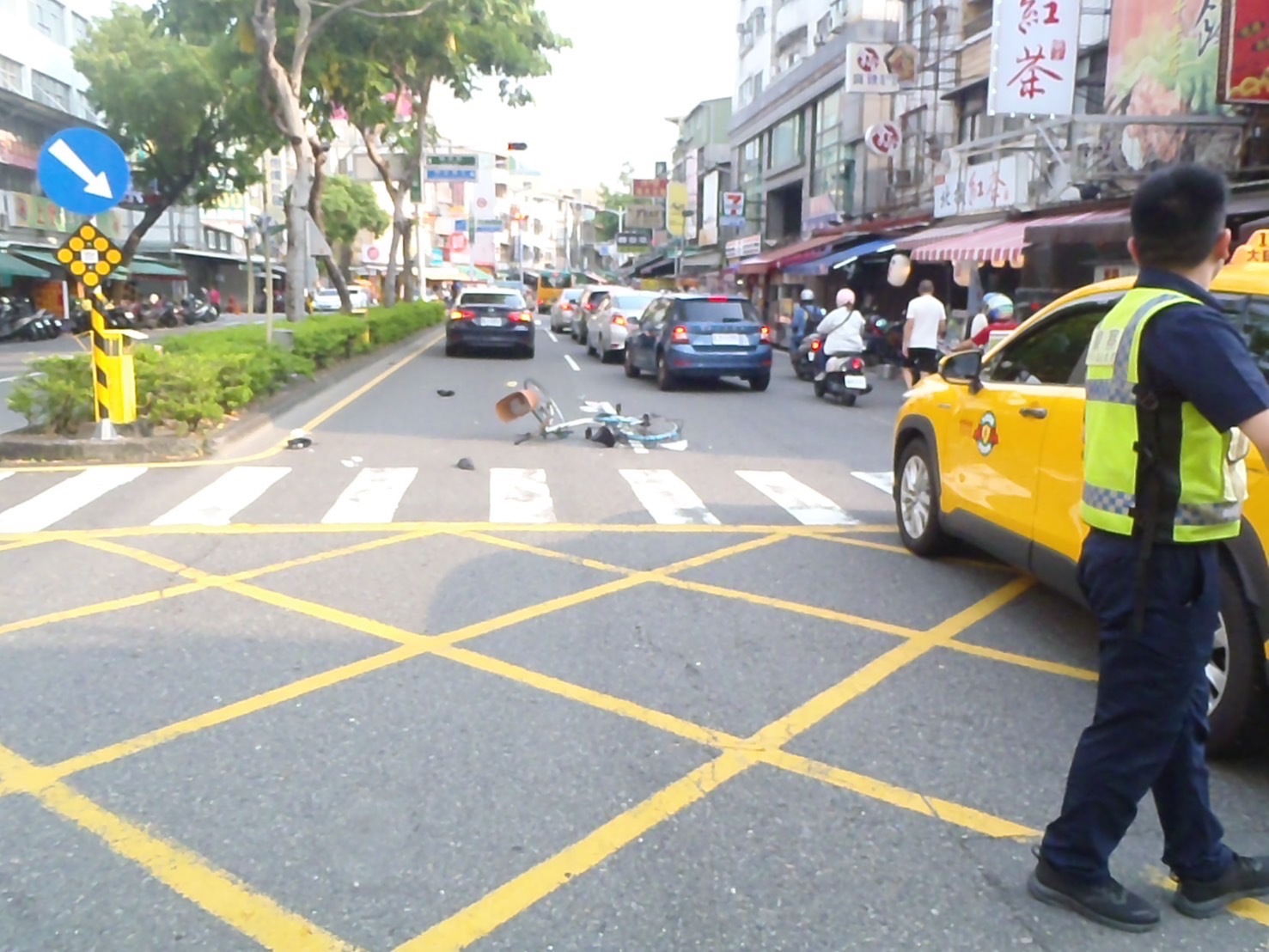  高雄前鎮區無號誌路口發生致命車禍 79歲騎士不幸身亡