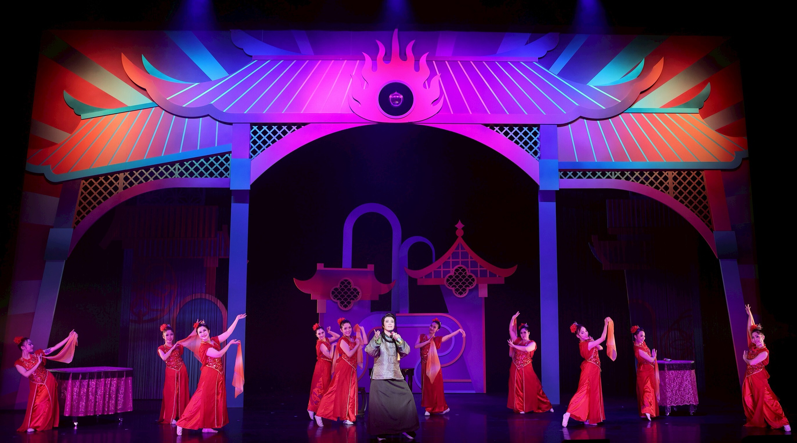 **2025臺灣戲曲藝術節旗艦製作《轉生到異世界成為嘉慶君》：歌仔戲的創新冒險**