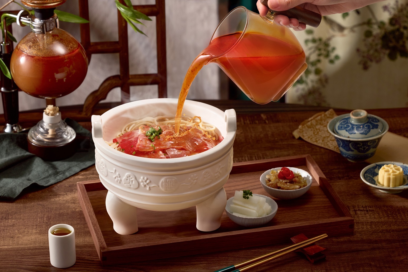 **青花驕攜手故宮：舌尖上的國寶饗宴，藝術與美食的完美邂逅**