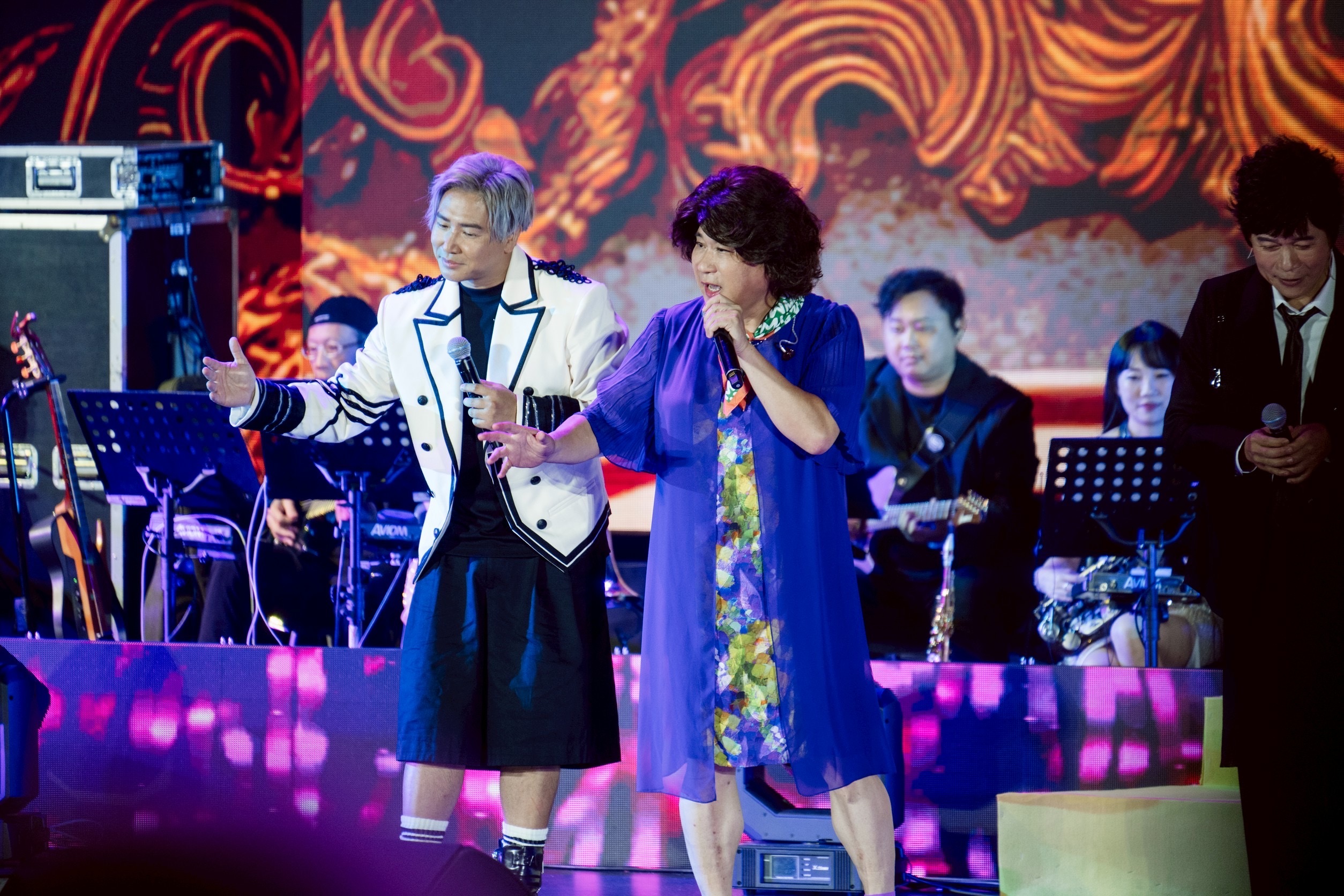  「鑽石舞台之夜」台中熱鬧開唱 胡瓜反串搞笑引爆全場