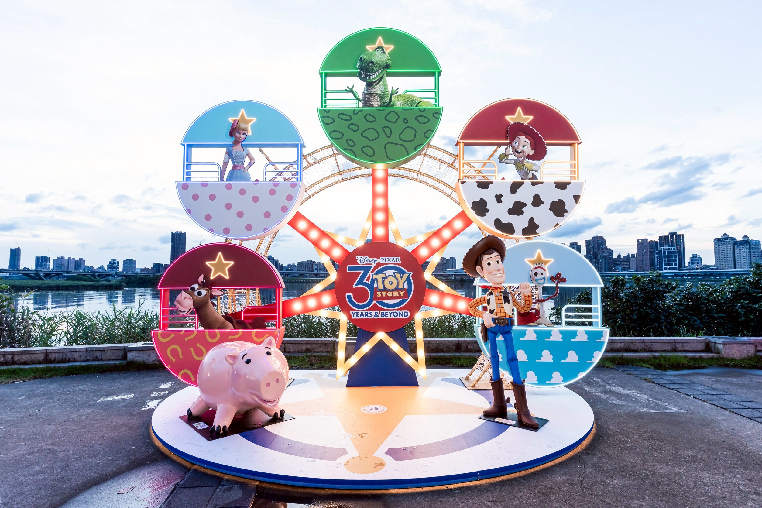 **2025大稻埕夏日節即將登場！煙火秀、音樂會與復古玩具店引爆夏日狂歡**