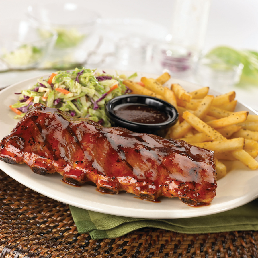 **開學前夕美食狂歡：TGI FRIDAYS與Texas Roadhouse推出限時優惠，國軍享特別禮遇**