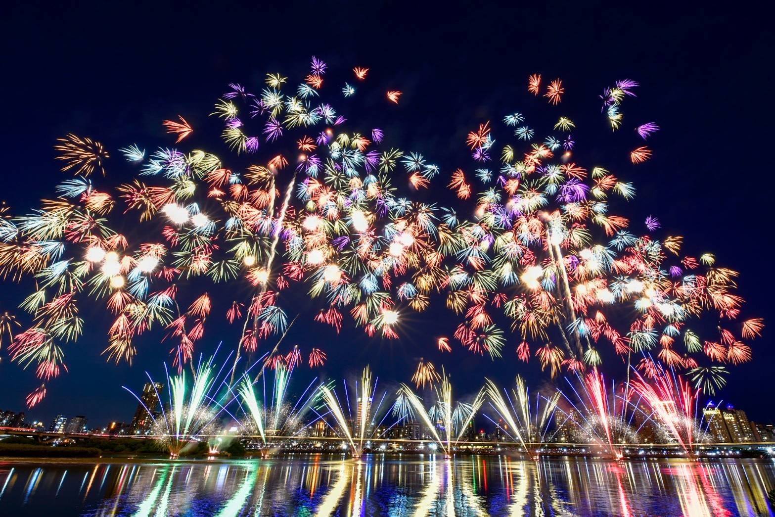  大稻埕夏日節圓滿落幕：煙火情歌夜吸引15萬人共襄盛舉