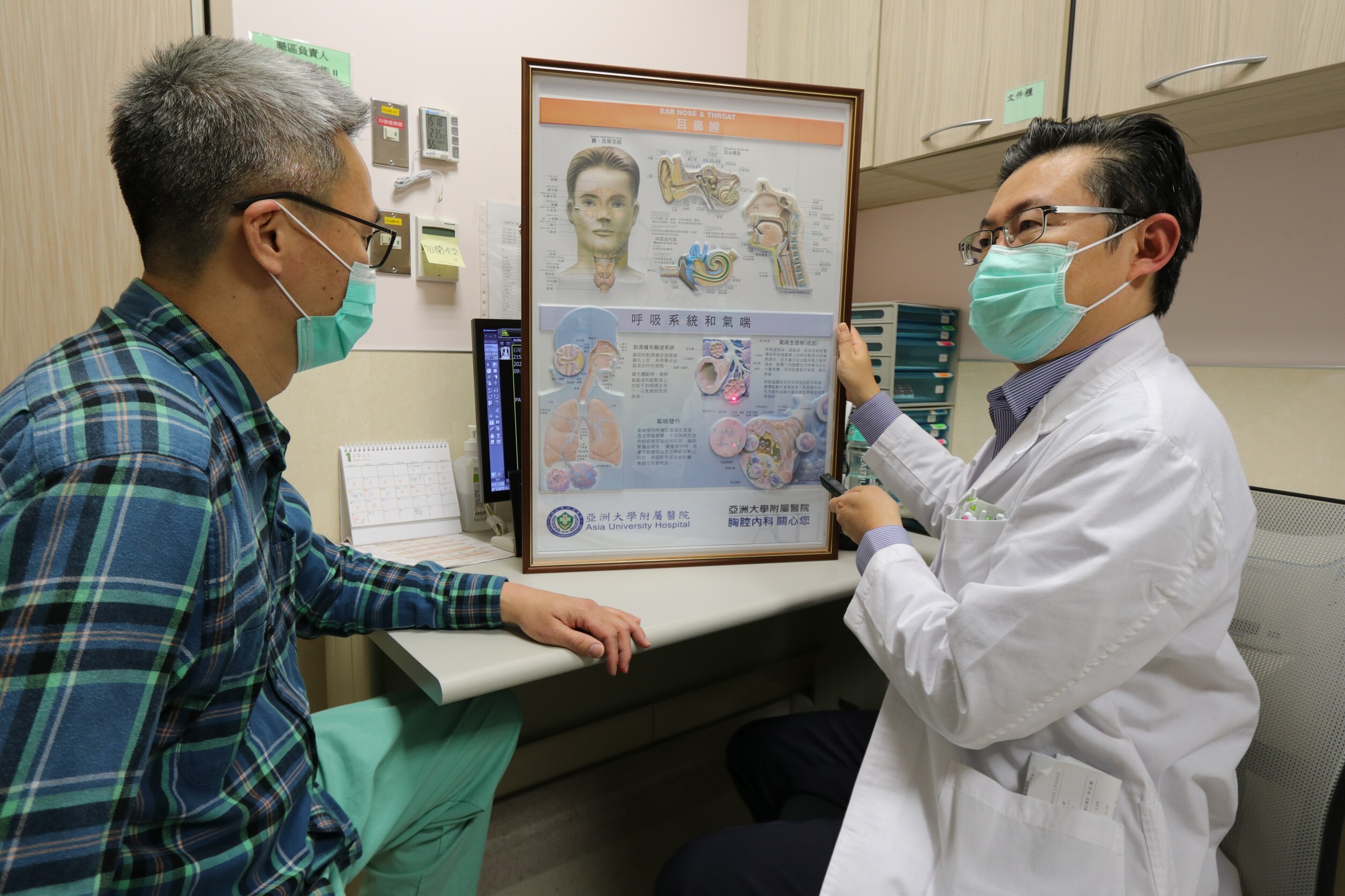 「鏟子超人」不戴口罩剷土搬瓦！醫警告：恐加重氣喘、肺病　這動作要做