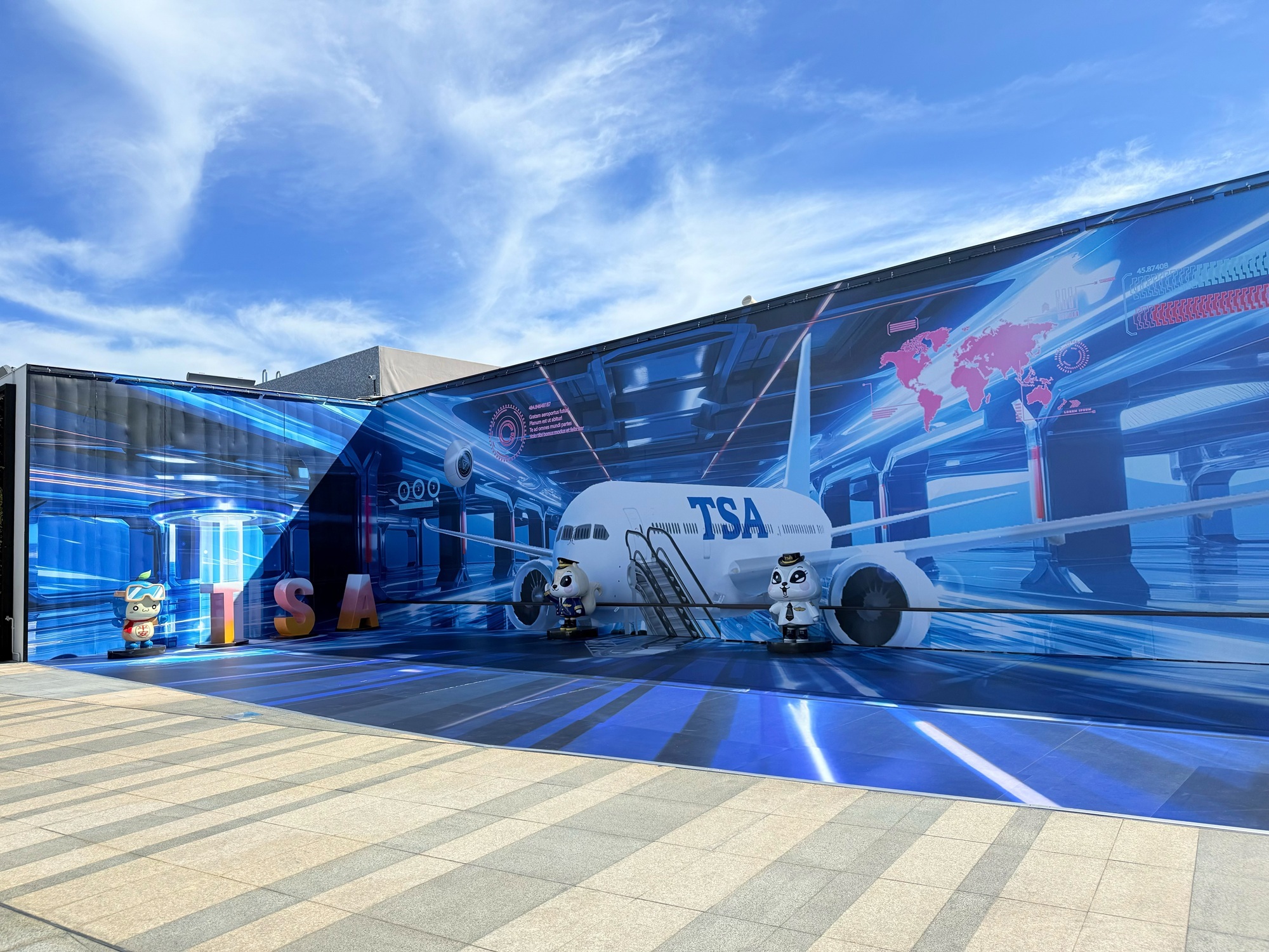 帶小孩看飛機！松山機場觀景台全新開幕　親子友善設施全曝光