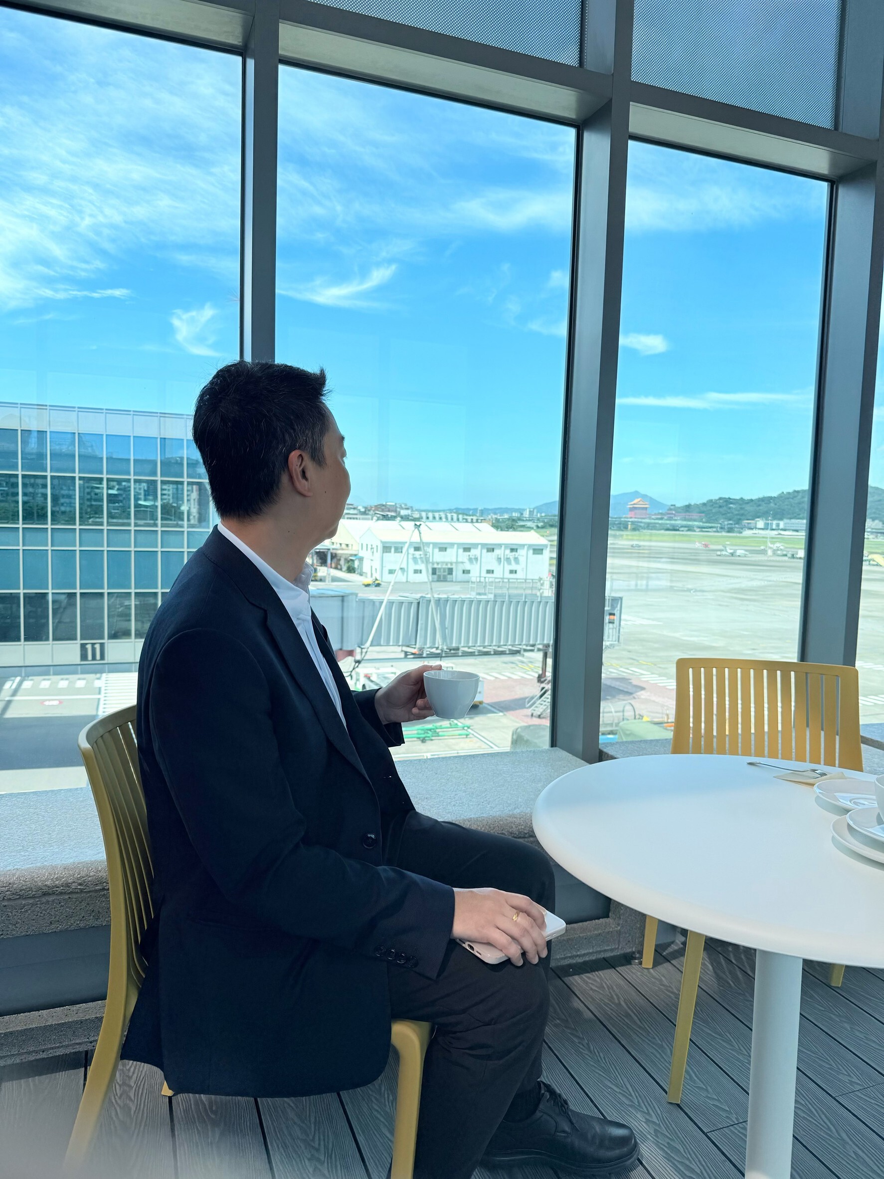 松山機場觀景台重新開放,親子賞機新熱點