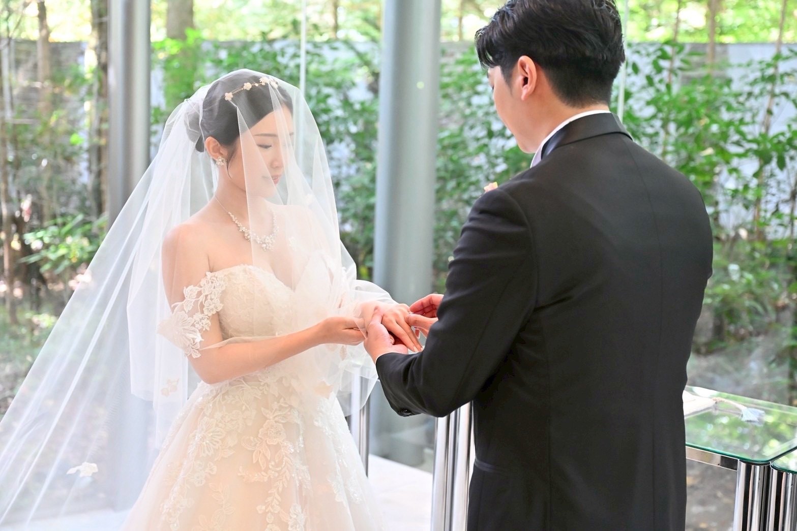  鄭家純輕井澤浪漫婚禮實現愛的承諾，Akira深情告白感動全場