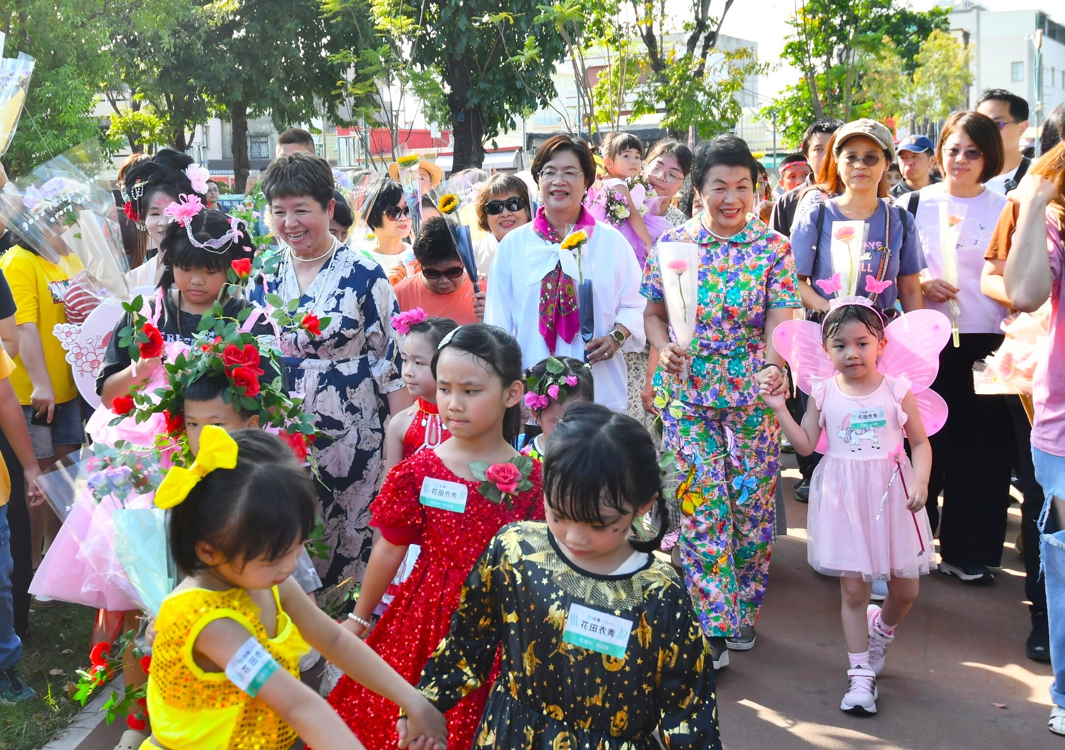 彰化田尾《花漾行》走秀！王惠美穿花卉服裝現身　展現庶民時尚魅力