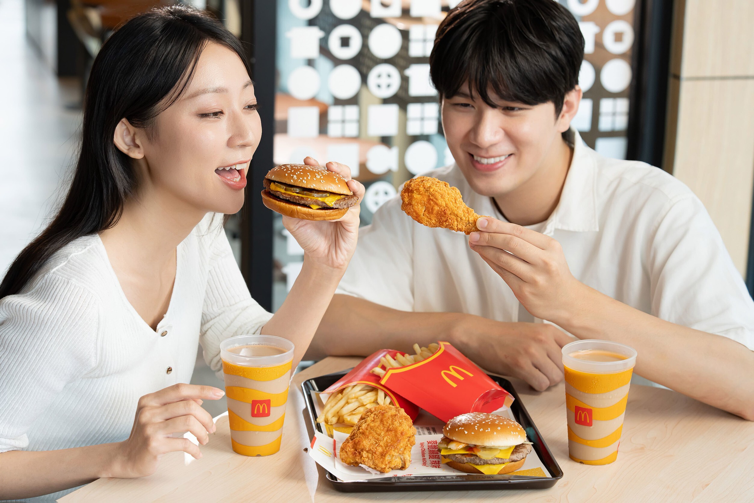 麥當勞「歲末雙享祭」！四大主題優惠99元起　還有飲品買一送一