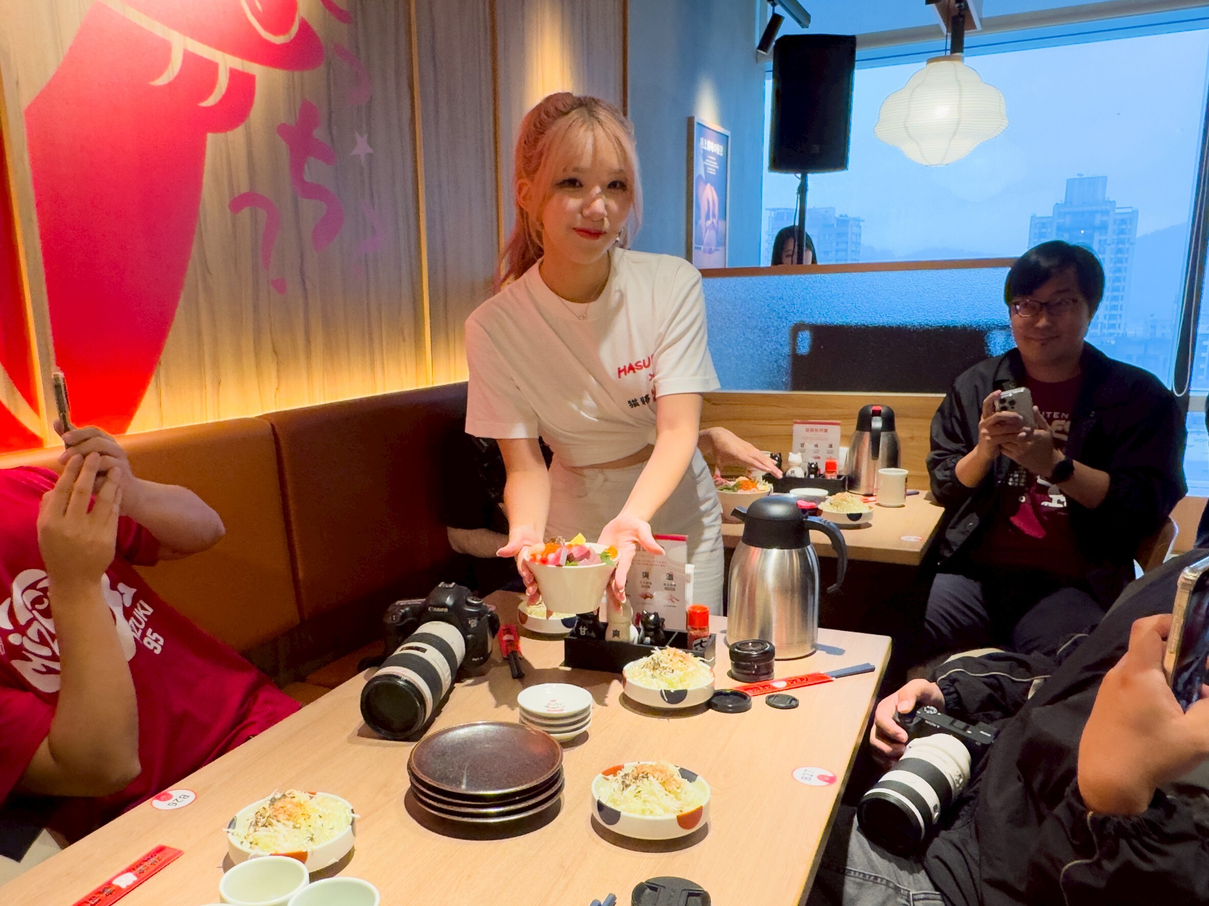  「樂天三本柱」攜手「貓將壽司」推出限定海鮮丼，粉絲熱情爆棚