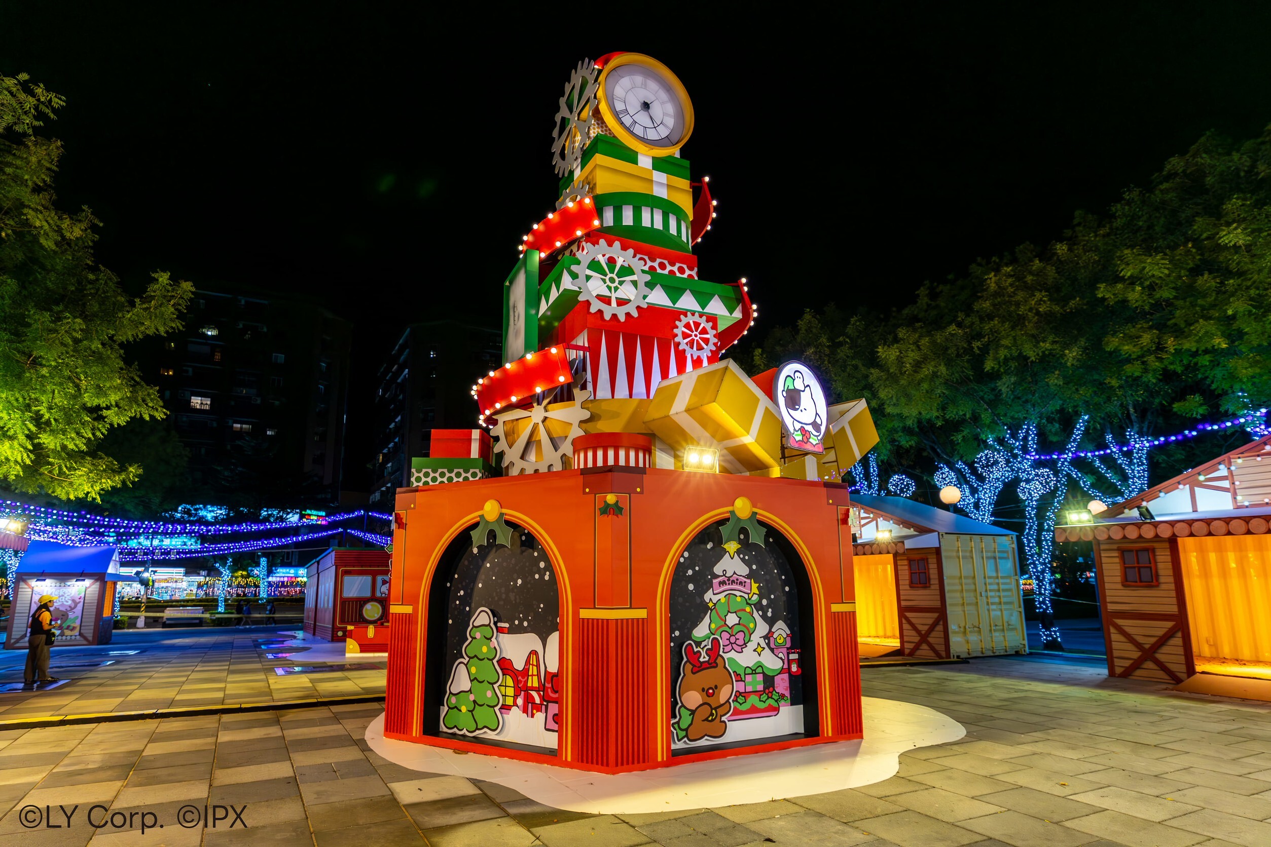  新北歡樂耶誕城盛大開幕！LINE FRIENDS攜手打造夢幻馬戲嘉年華