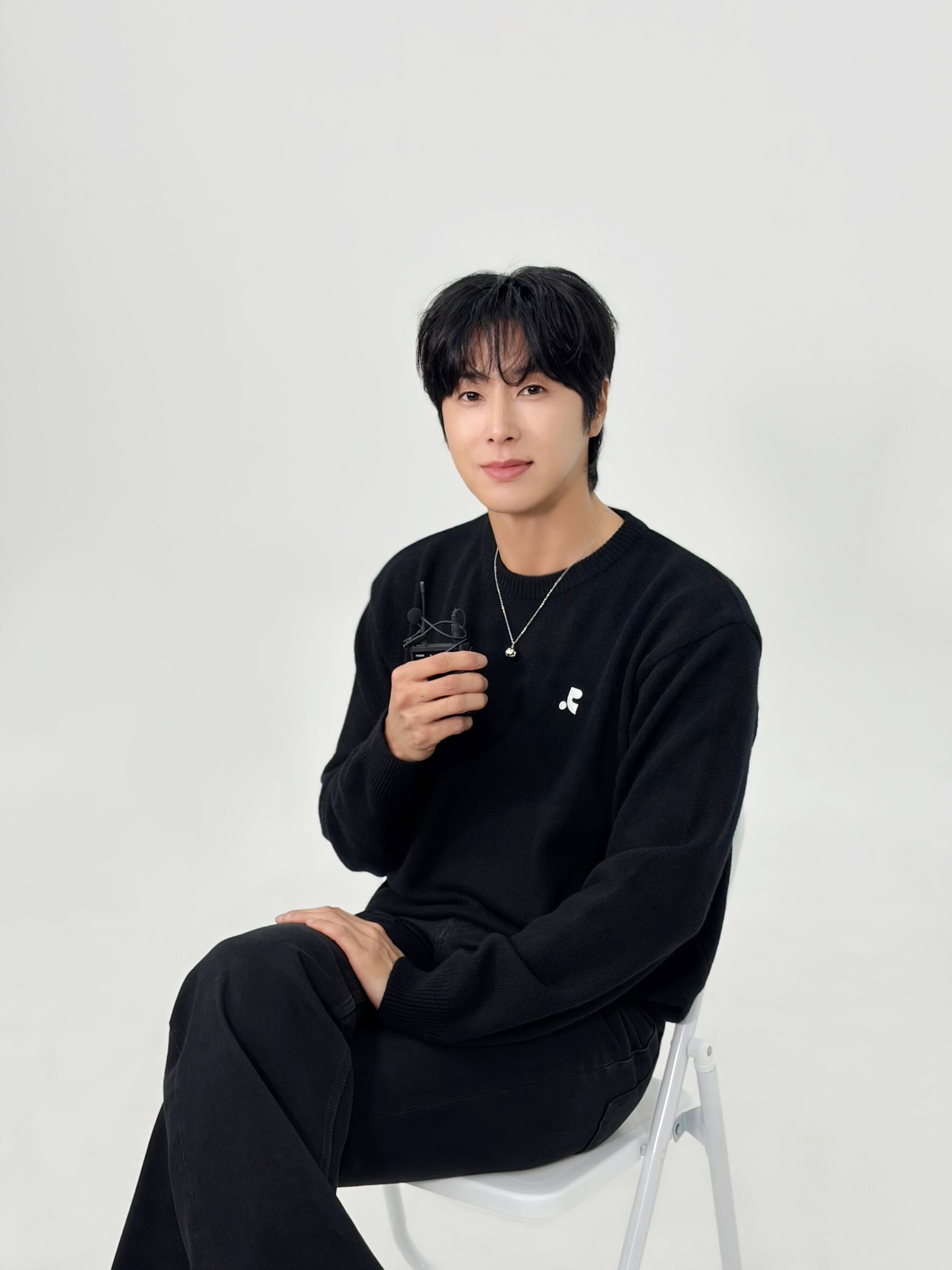  瑜鹵允浩推出首張正規專輯《I-KNOW》：音樂中的真實與夢想