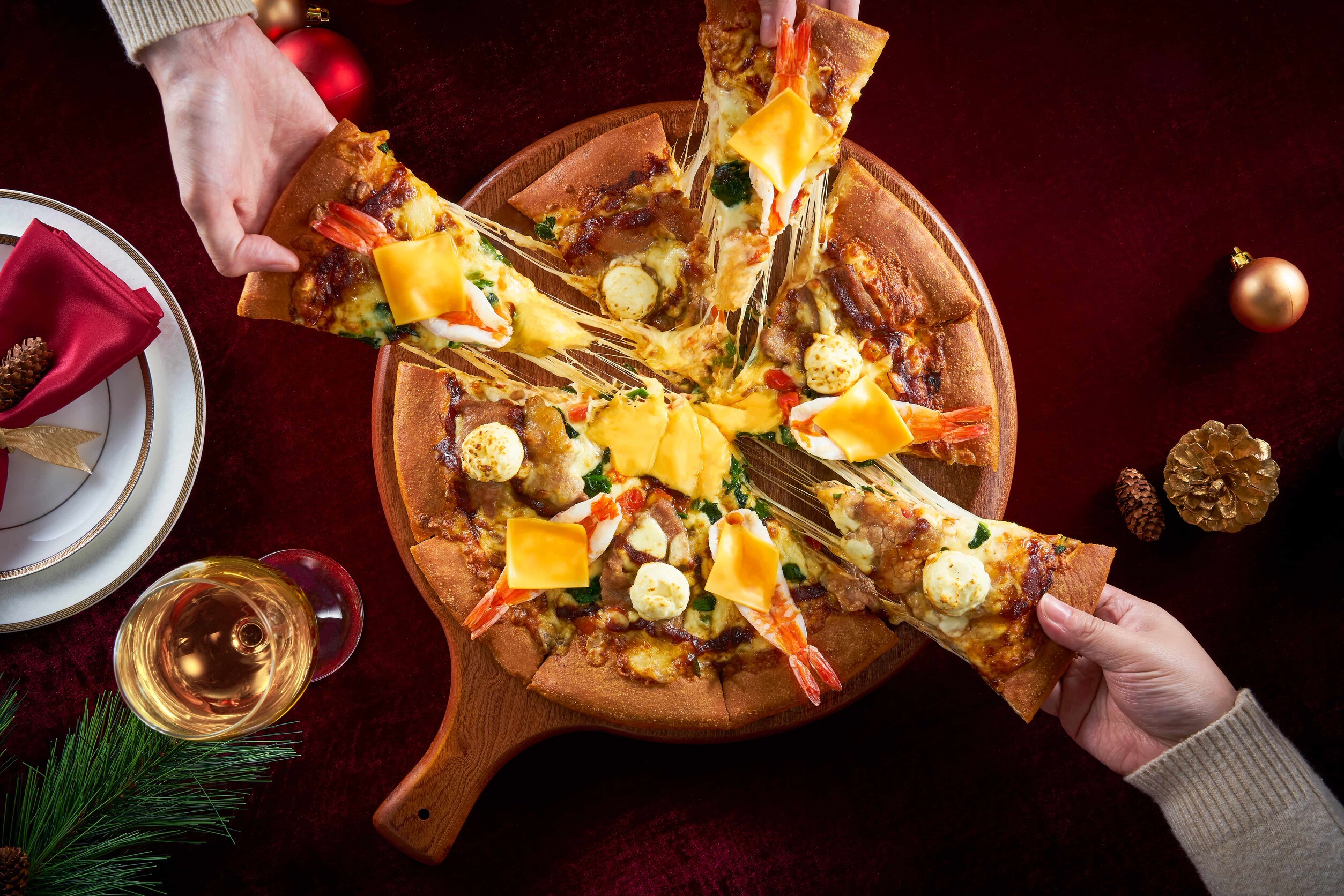 必勝客「嫩牛大蝦起司比薩」限量回歸半價開吃　搭「黑鑽松露火山熔岩」奢華無極限