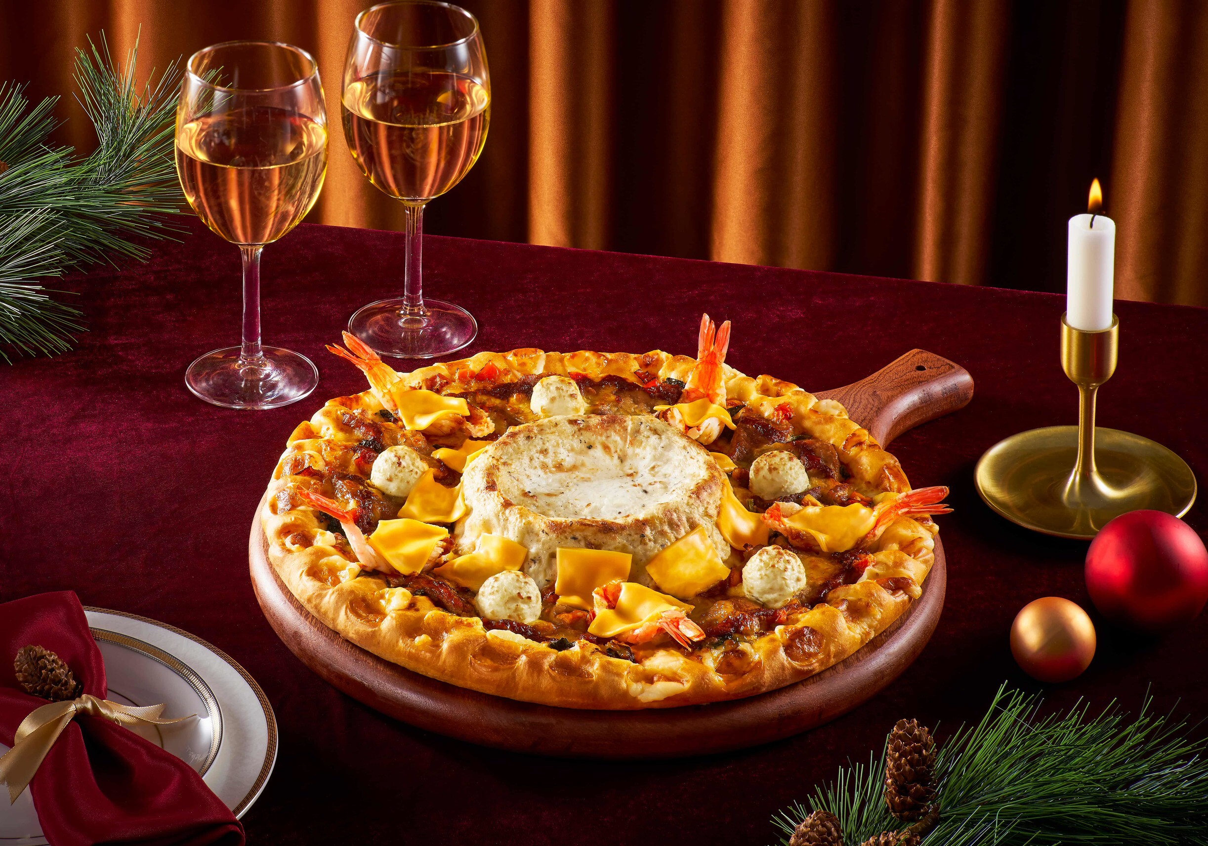 **必勝客歲末美味狂歡：嫩牛大蝦起司比薩與德國豬腳拼盤重磅回歸！**