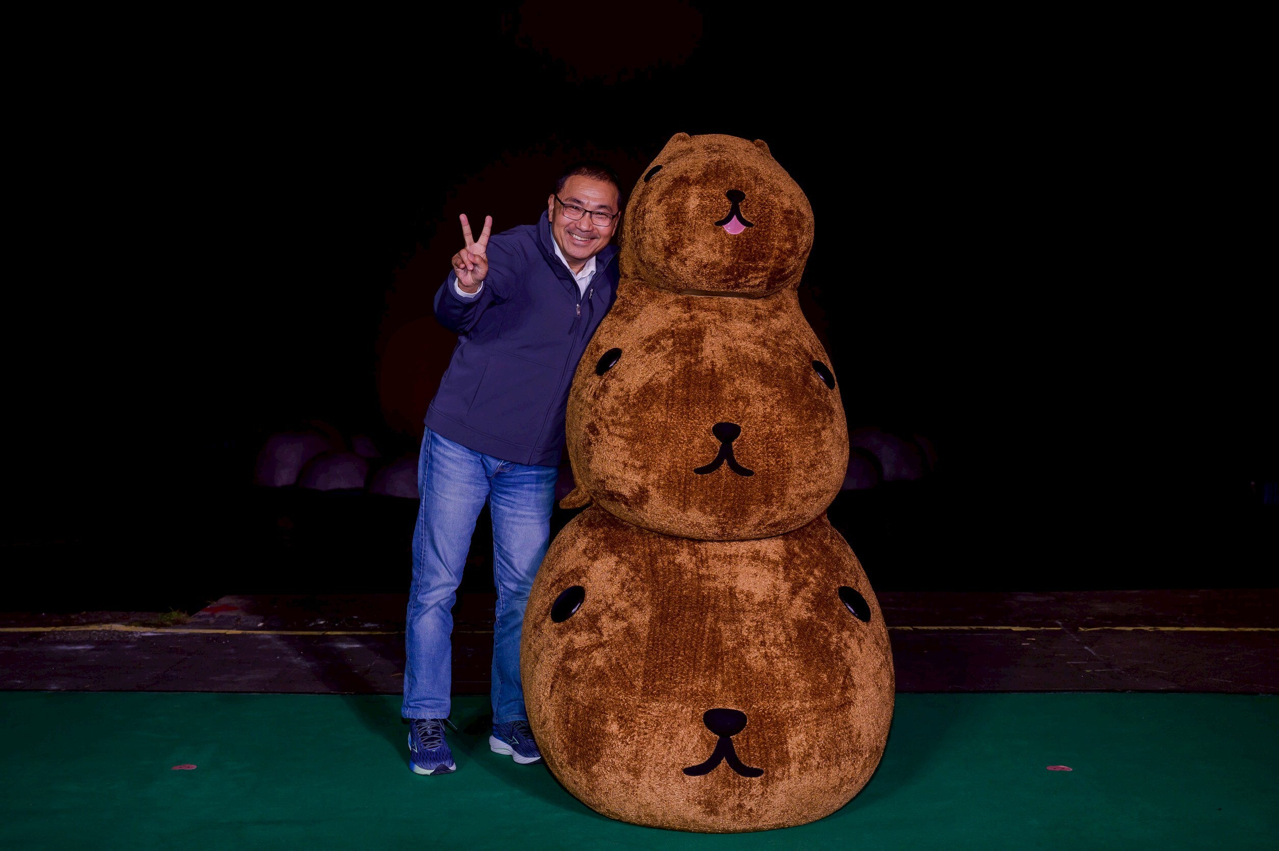  水豚君魅力席捲碧潭！療癒打卡熱點引爆粉絲熱潮