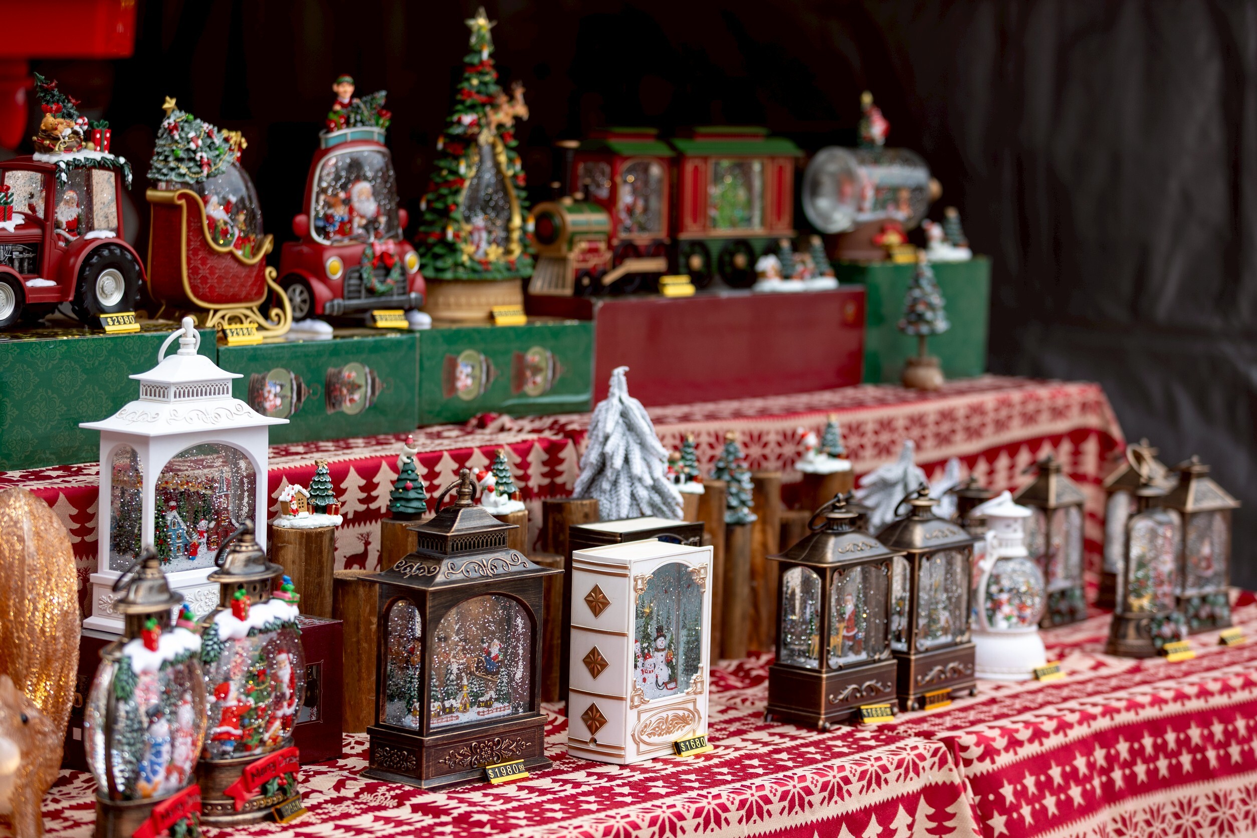  新北歡樂耶誕城2025：夢幻馬戲主燈與德國市集點亮冬季