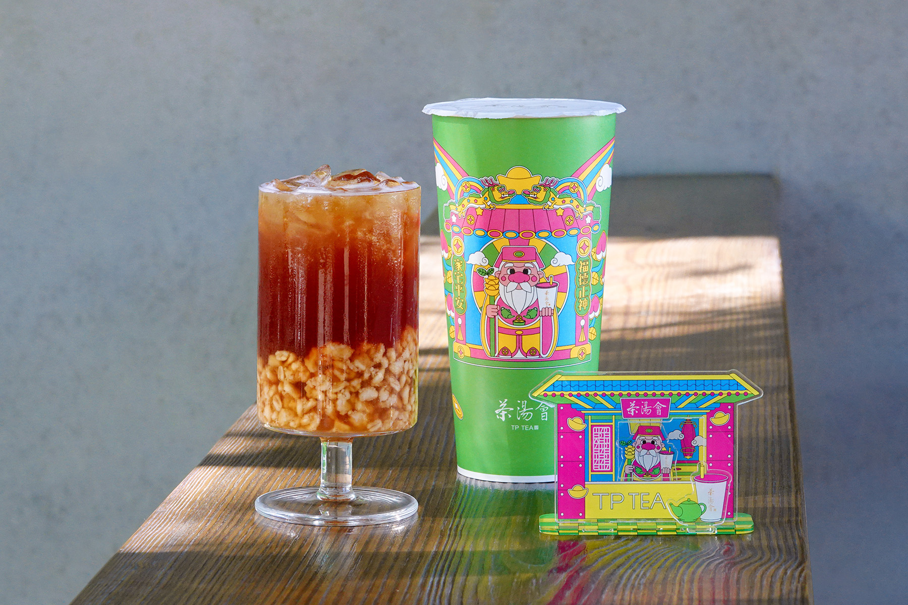 **茶湯會攜手插畫家推出神明聯名商品，冬季限定飲品回歸**