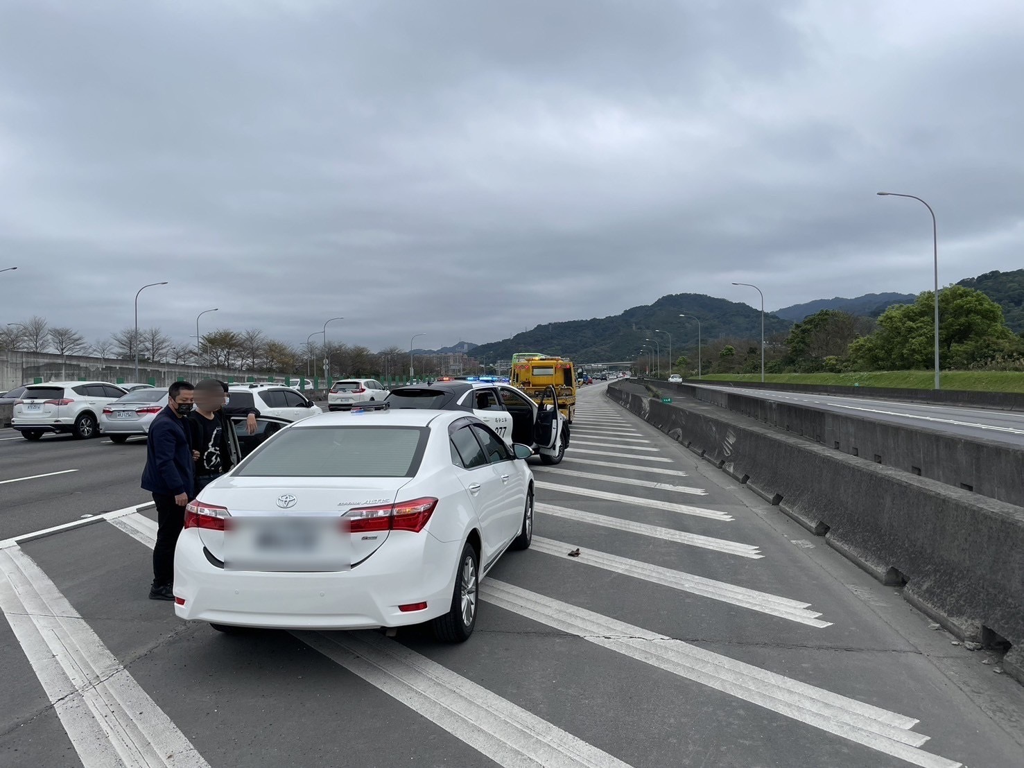 一偷到車秒約妹子吃早餐　爽不到半天...慘遭警在國道攔查逮捕